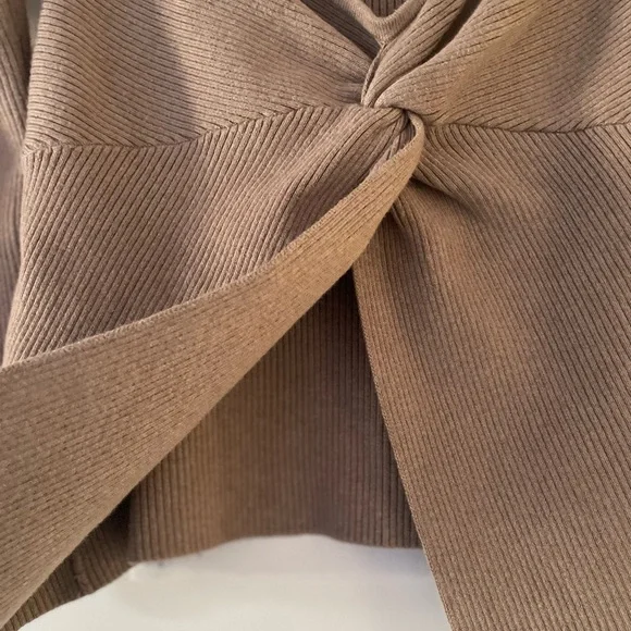 Abercrombie & Fitch Off-Shoulder Twist Sweater, tan, medium - Picture 5 of 8